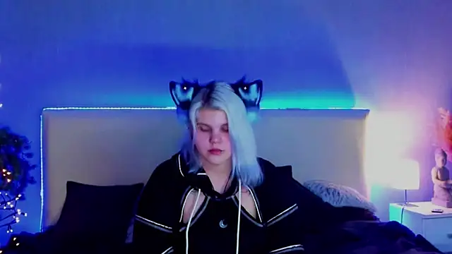 JoannLowe online show from 03.05.25