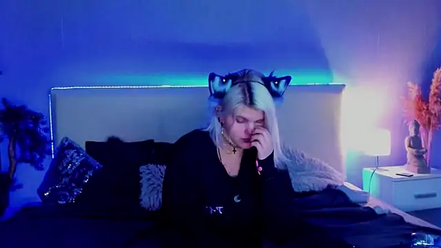 JoannLowe online show from 03.16.25