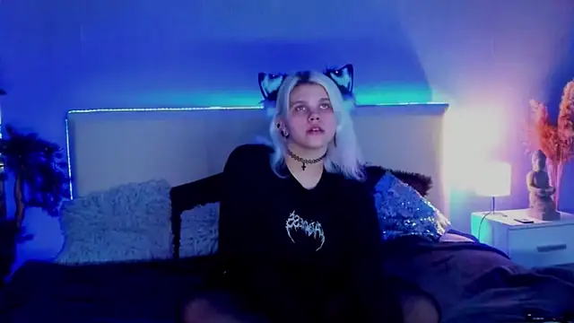 JoannLowe online show from 03.17.25