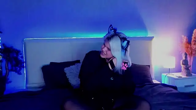 JoannLowe online show from 03.18.25