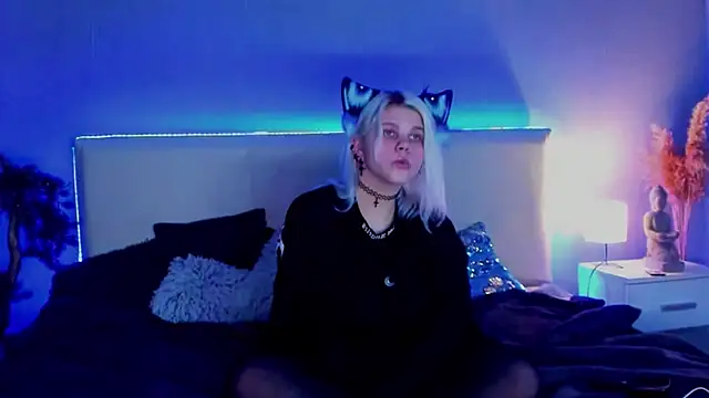 JoannLowe online show from 03.19.25