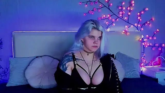 JoannLowe online show from 09.19.25