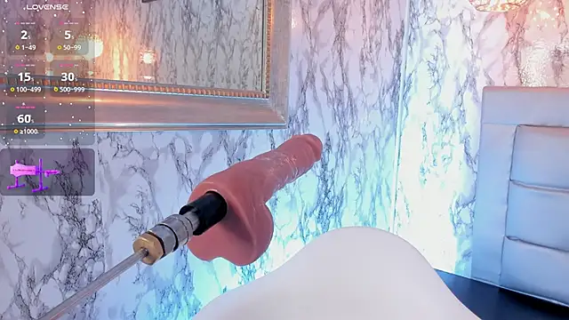 Snapshot of LYEN_RAE chatting on 12.26.24 LYEN RAE online show from 12.26.24