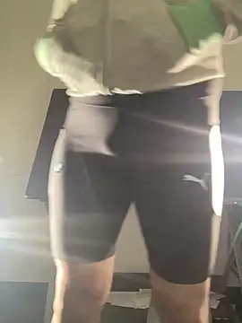 Snapshot of MiamiBang chatting on 12.15.24 MiamiBang online show from 12.15.24