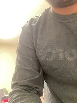 Snapshot of MiamiBang chatting on 01.29.25 MiamiBang online show from 01.29.25