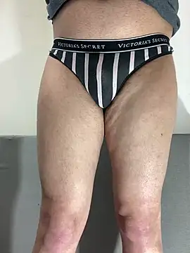 Snapshot of MiamiBang chatting on 03.05.25 MiamiBang online show from 03.05.25