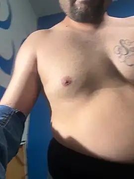 Snapshot of MiamiBang chatting on 10.01.25 MiamiBang online show from 10.01.25