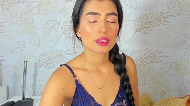 Snapshot of TianaReedd chatting on 12.16.24 TianaReedd online show from 12.16.24