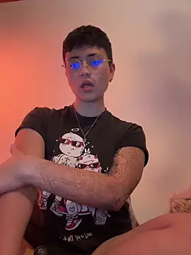 Snapshot of Ashley_Chriss chatting on 01.05.25 Ashley Chriss online show from 01.05.25