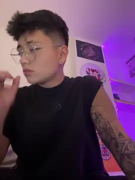 Snapshot of Ashley_Chriss chatting on 02.05.25 Ashley Chriss online show from 02.05.25