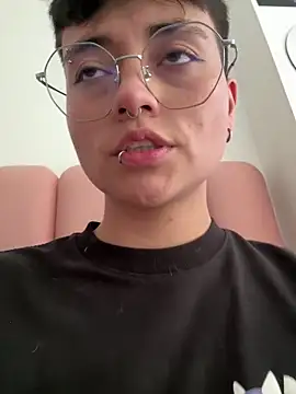 Snapshot of Ashley_Chriss chatting on 02.09.25 Ashley Chriss online show from 02.09.25