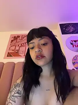 Snapshot of Ashley_Chriss chatting on 11.08.25 Ashley Chriss online show from 11.08.25