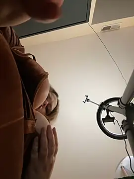 Snapshot of _GodessIsabella_97 chatting on 02.19.25 GodessIsabella 97 online show from 02.19.25