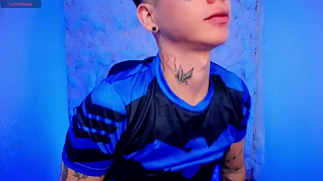 Snapshot of Tayson_Rivers chatting on 10.31.25 Tayson Rivers online show from 10.31.25