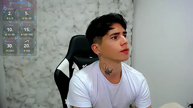 Snapshot of Tayson_Rivers chatting on 11.24.25 Tayson Rivers online show from 11.24.25