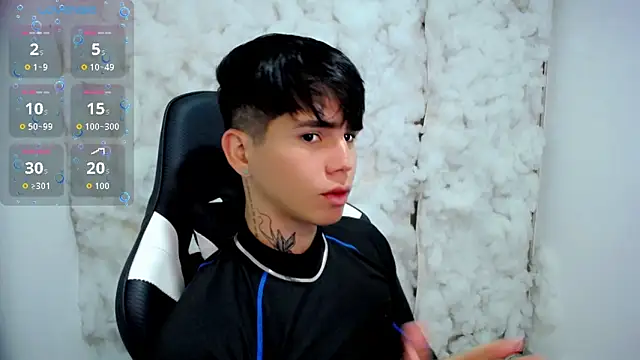 Snapshot of Tayson_Rivers chatting on 11.24.25 Tayson Rivers online show from 11.24.25