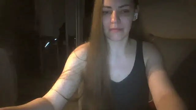 Snapshot of AnnaDiamond1 chatting on 10.07.25 AnnaDiamond1 online show from 10.07.25