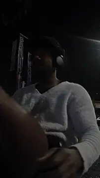 Siriss boyrag online show from 10.17.25