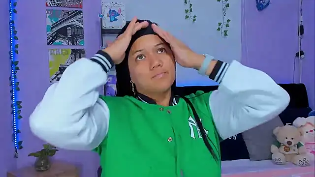 Snapshot of sara_mendez2 chatting on 02.06.25 sara mendez2 online show from 02.06.25