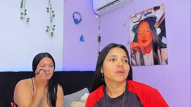 Snapshot of sara_mendez2 chatting on 02.21.25 sara mendez2 online show from 02.21.25