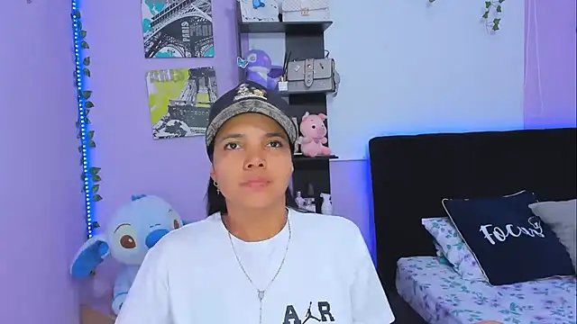 Snapshot of sara_mendez2 chatting on 02.26.25 sara mendez2 online show from 02.26.25