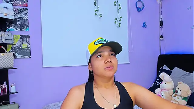 Snapshot of sara_mendez2 chatting on 03.10.25 sara mendez2 online show from 03.10.25