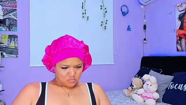 Snapshot of sara_mendez2 chatting on 03.11.25 sara mendez2 online show from 03.11.25