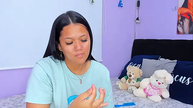 Snapshot of sara_mendez2 chatting on 03.22.25 sara mendez2 online show from 03.22.25