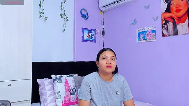 Snapshot of sara_mendez2 chatting on 09.13.25 sara mendez2 online show from 09.13.25