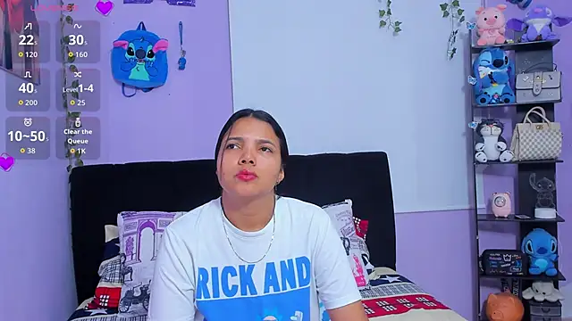 Snapshot of sara_mendez2 chatting on 09.23.25 sara mendez2 online show from 09.23.25