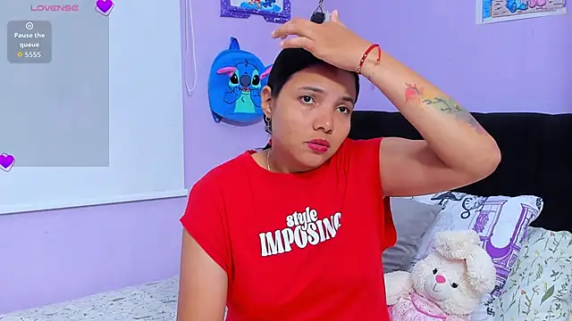 Snapshot of sara_mendez2 chatting on 10.11.25 sara mendez2 online show from 10.11.25