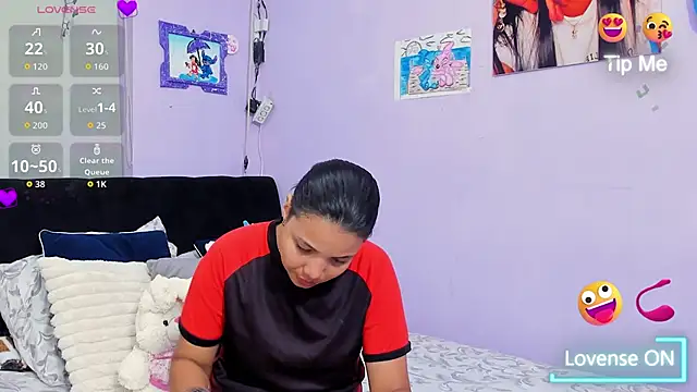 Snapshot of sara_mendez2 chatting on 11.10.25 sara mendez2 online show from 11.10.25