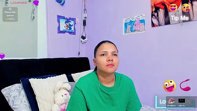 Snapshot of sara_mendez2 chatting on 11.17.25 sara mendez2 online show from 11.17.25