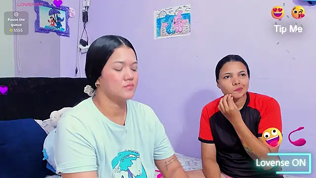 Snapshot of sara_mendez2 chatting on 11.18.25 sara mendez2 online show from 11.18.25