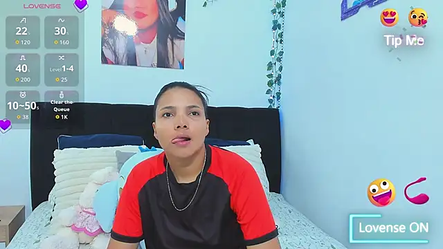 Snapshot of sara_mendez2 chatting on 11.26.25 sara mendez2 online show from 11.26.25