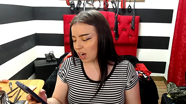 Marian Ran online show from 02.10.25