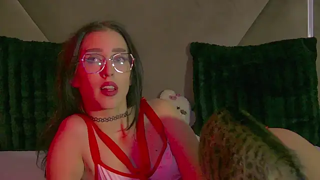 Snapshot of AishaHummer chatting on 12.03.25 AishaHummer online show from 12.03.25