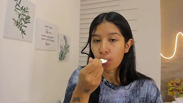 Aida moreno online show from 03.13.25