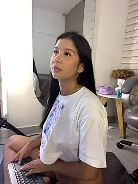 Snapshot of Aida_moreno chatting on 07.18.26 Aida moreno online show from 07.18.26