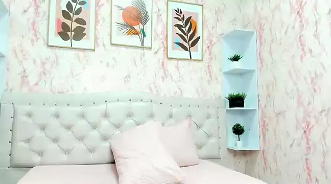 VICTORIA HOUSTON online show from 01.22.25