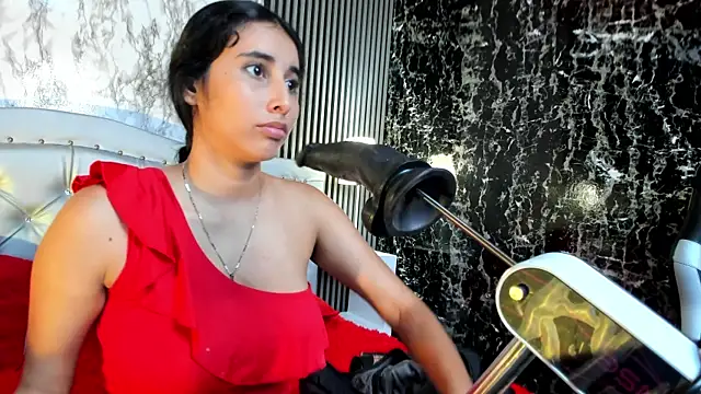 VICTORIA HOUSTON online show from 10.20.25