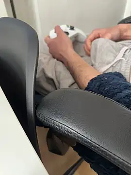 Snapshot of XMenX24 chatting on 03.12.25 XMenX24 online show from 03.12.25