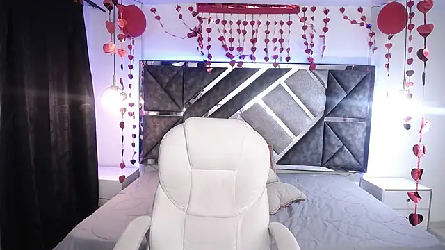 Snapshot of ailyn_miranda chatting on 02.13.25 ailyn miranda online show from 02.13.25