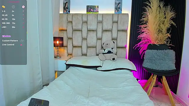 little sophie18 online show from 04.23.26