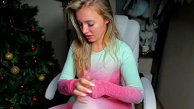 foxy blond online show from 12.04.25