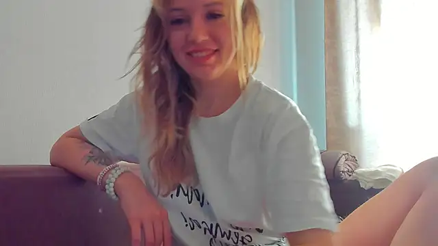 foxy blond online show from 04.30.26
