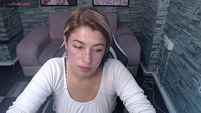 Snapshot of Valerie_b chatting on 12.21.24 Valerie b online show from 12.21.24