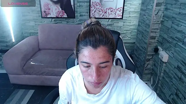 Snapshot of Valerie_b chatting on 02.07.25 Valerie b online show from 02.07.25