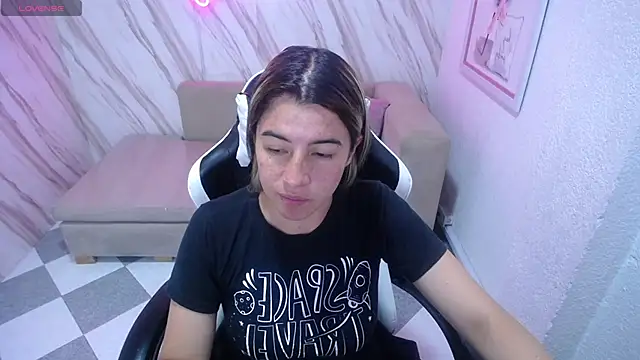 Snapshot of Valerie_b chatting on 02.12.25 Valerie b online show from 02.12.25