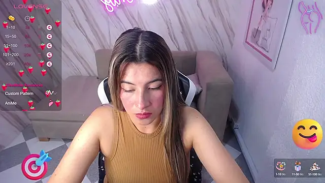 Snapshot of Valerie_b chatting on 02.21.25 Valerie b online show from 02.21.25